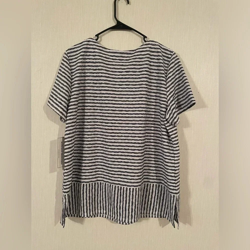 Alfred Dunner Classics Stripe Texture Knit Top With Necklace Navy/White Size L - Picture 7 of 9